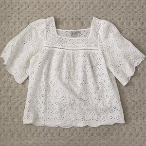 Gap eyelet top. Worn once! Perfect for summer!